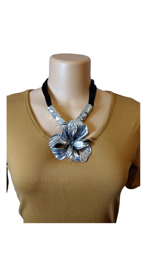 Magnificent Flower necklace